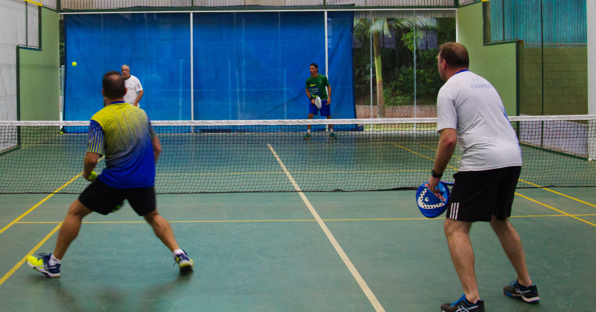 tenis para jogar padel